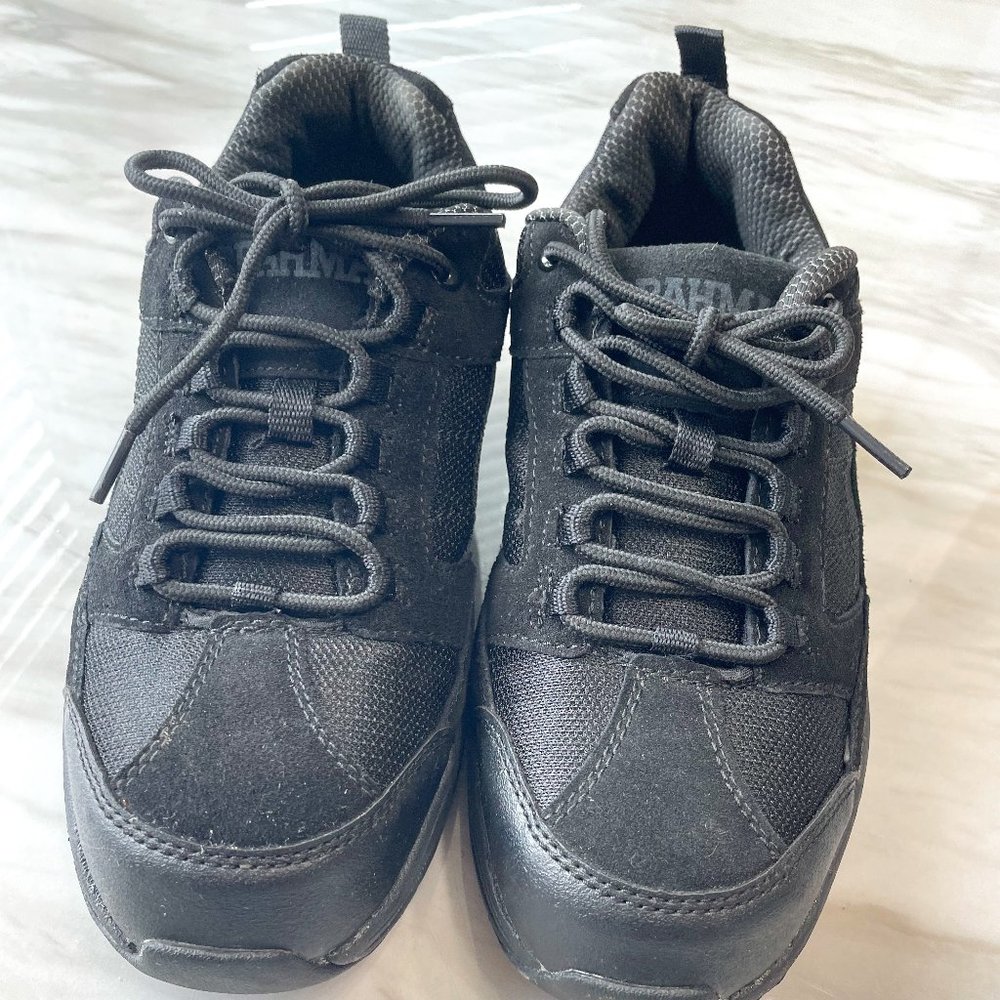 Slightly Used Mens size 9 Brahma Leather Steel Toe, Slip and Oil Resistant Shoes